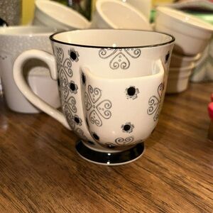 NWT Creative Co-op ANTHROPOLOGY 12 OZ STONEWARE MUG WITH TEA BAG HOLDER NEW